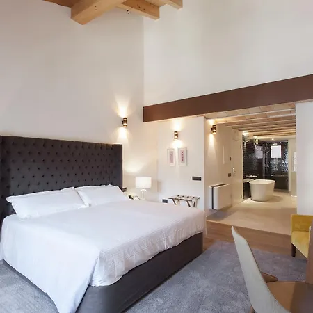 Bosch Boutique Hotel 4*